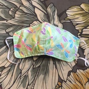 Fitted reversible face mask